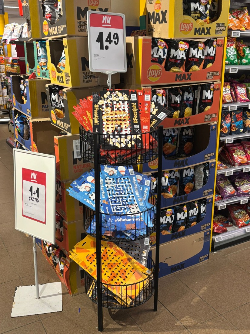 ConeyBox-doosjes in een draadmand bij de chips